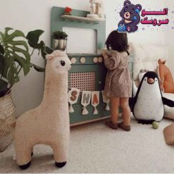 عروسک لاما ایستاده