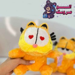 عروسک گارفیلد نشسته